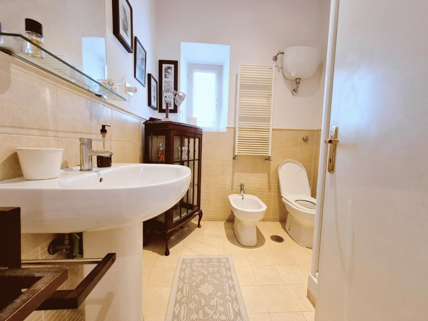 Appartement Elegante Con Terrazzino A San Lorenzo Rome